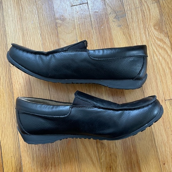 The Children’s Place Boys Slip On Dress Shoes Size 6 Black - Picture 7 of 9